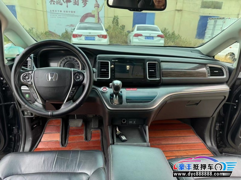 17年本田艾力绅轿车抵押车出售