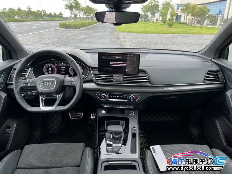 23年奥迪Q5轿车抵押车出售