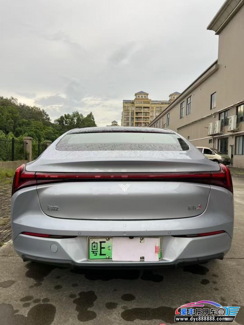 24年哪吒S轿车抵押车出售