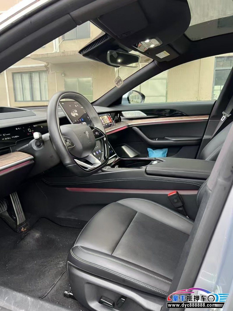 24年哪吒S轿车抵押车出售