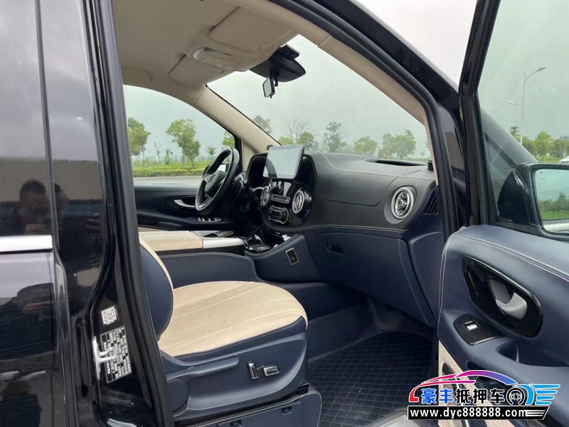 21年奔驰威霆轿车抵押车出售