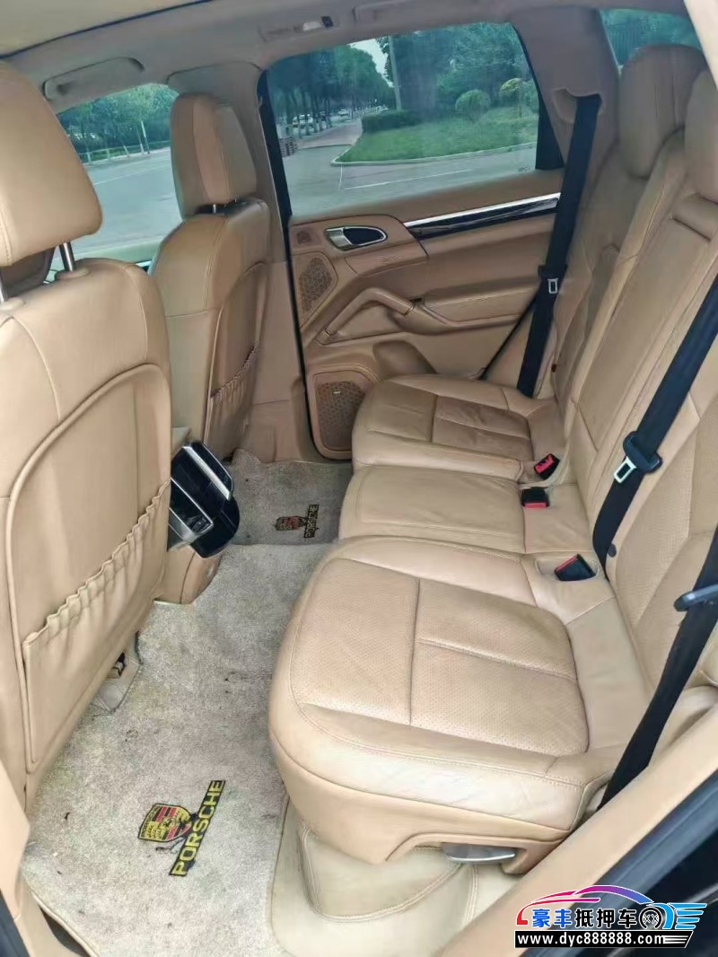 14年保时捷卡宴轿车抵押车出售