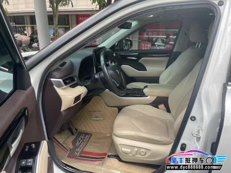 22年丰田汉兰达轿车抵押车出售