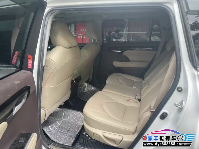 22年丰田汉兰达轿车抵押车出售