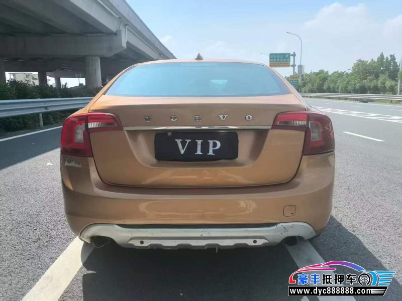 12年沃尔沃S60轿车抵押车出售