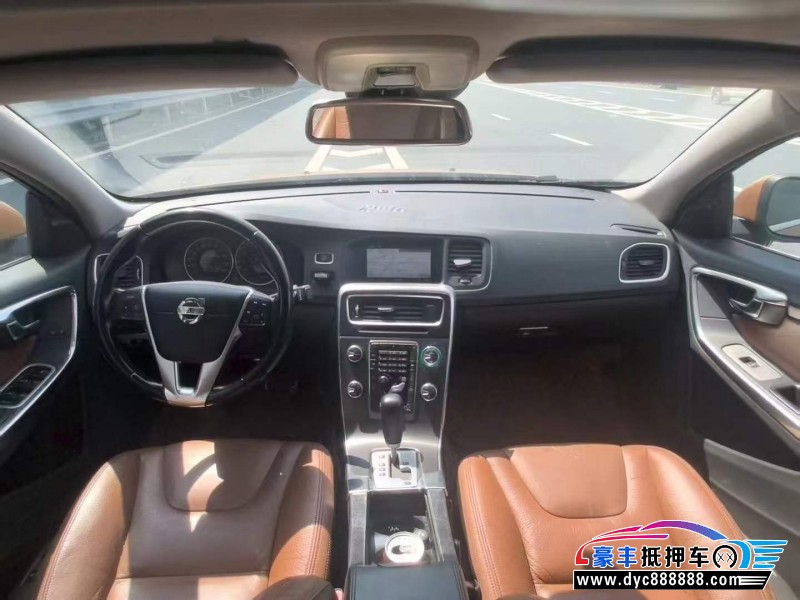 12年沃尔沃S60轿车抵押车出售