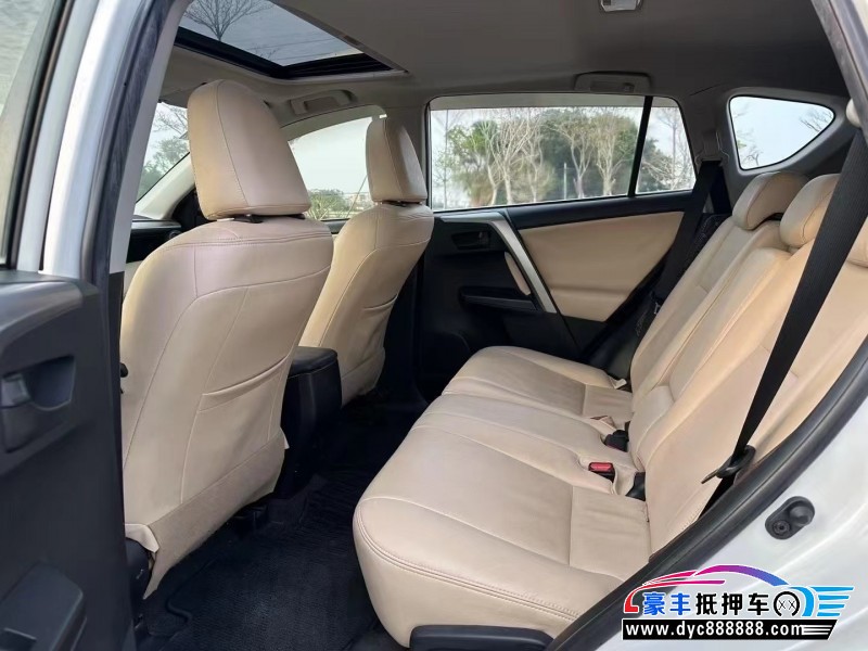 17年丰田RAV4轿车抵押车出售