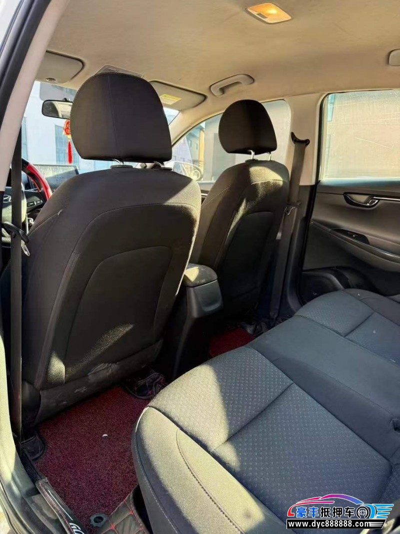 19年现代悦动轿车抵押车出售