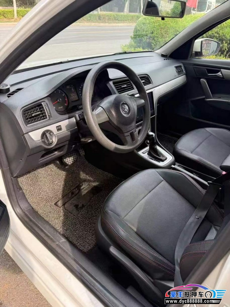 17年大众朗逸轿车抵押车出售