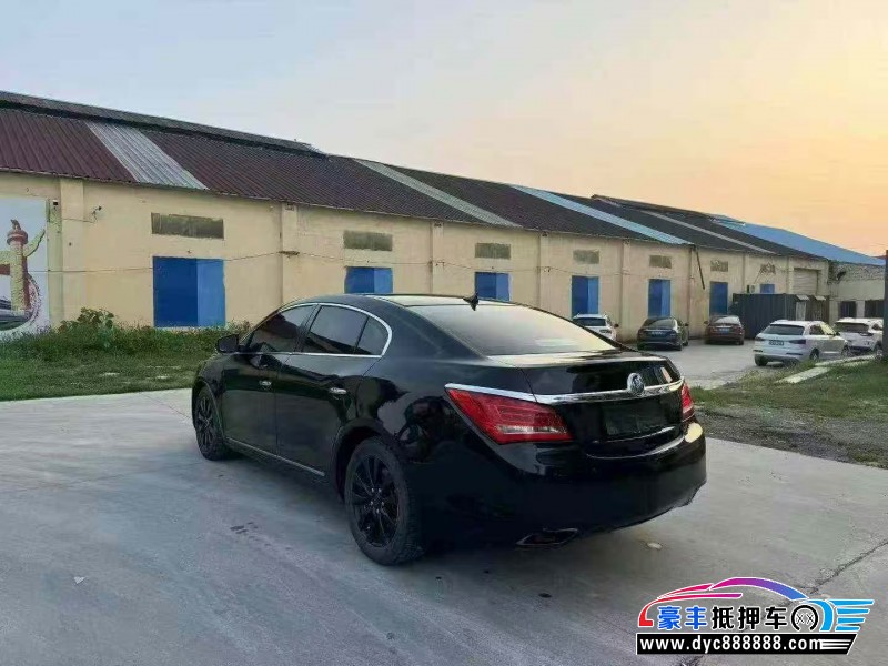 15年别克君越轿车抵押车出售