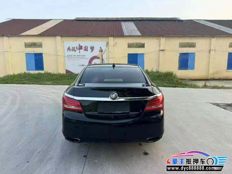 15年别克君越轿车抵押车出售