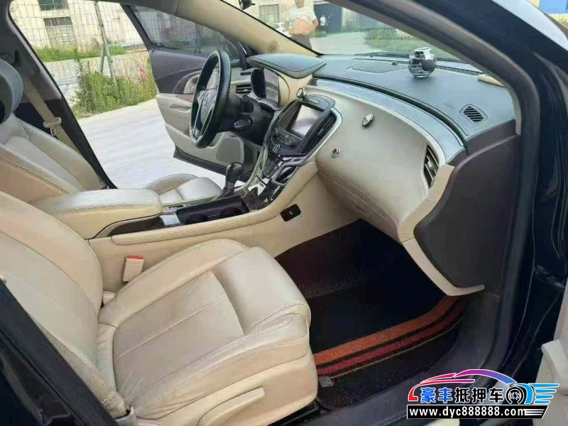 15年别克君越轿车抵押车出售