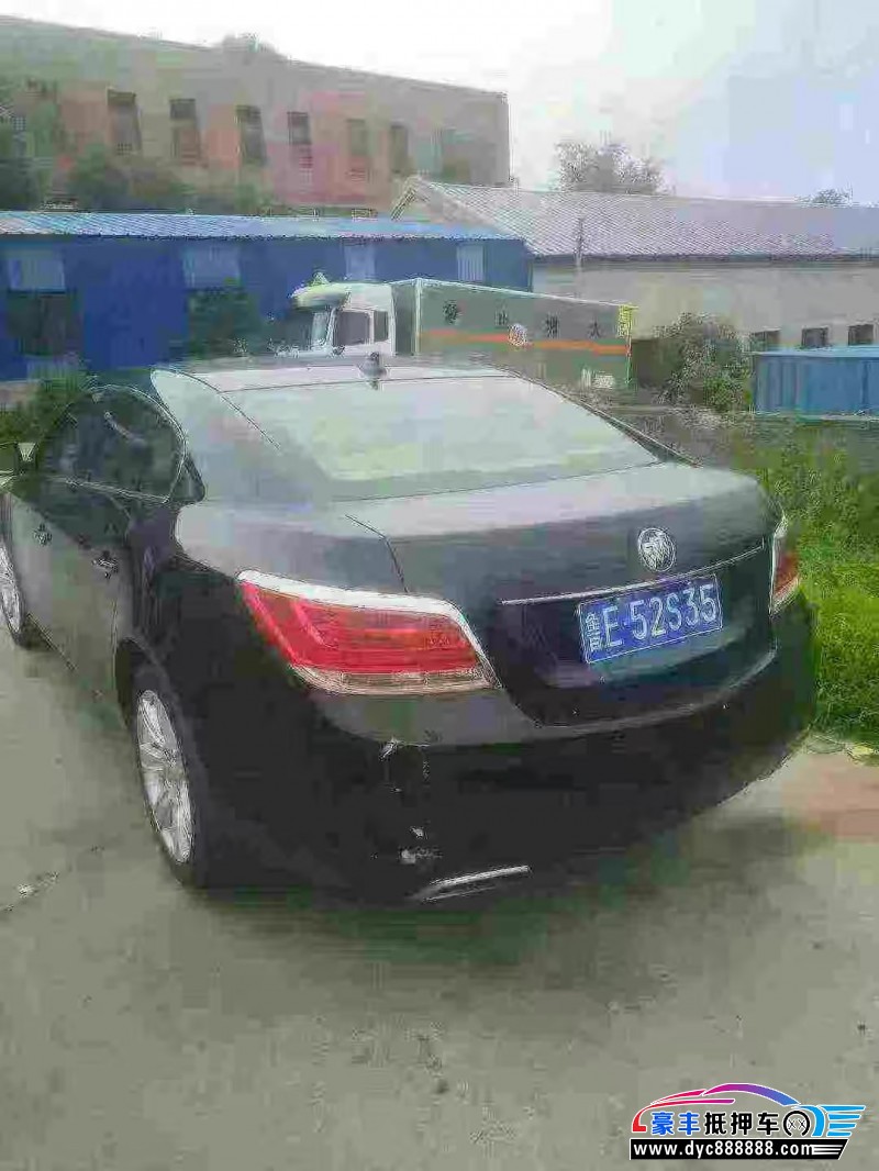 12年别克君越轿车抵押车出售