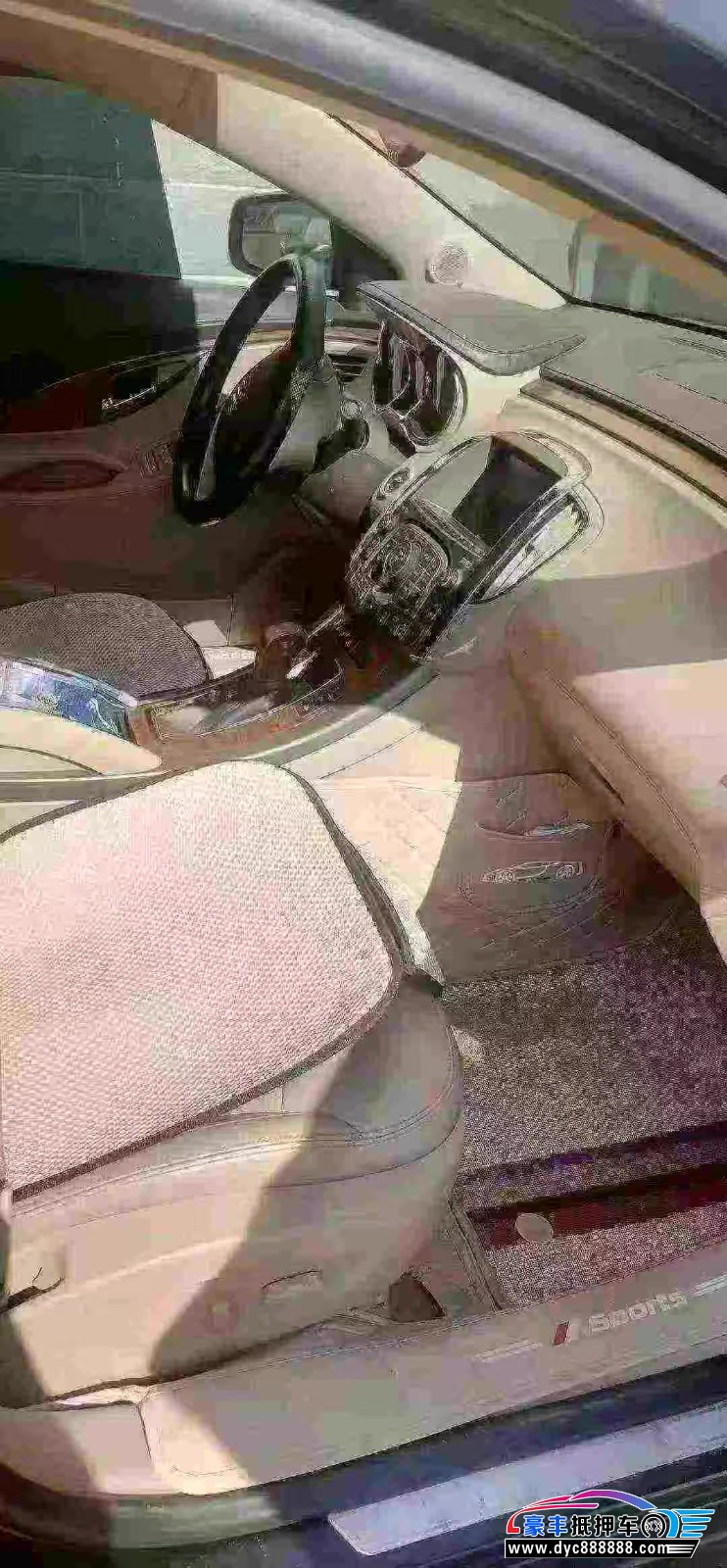 12年别克君越轿车抵押车出售