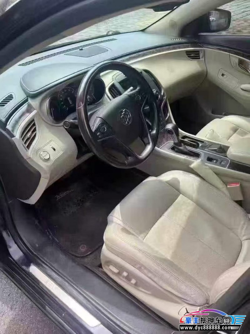 14年别克君越轿车抵押车出售