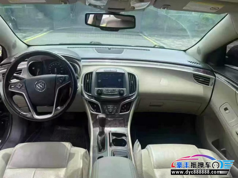 14年别克君越轿车抵押车出售