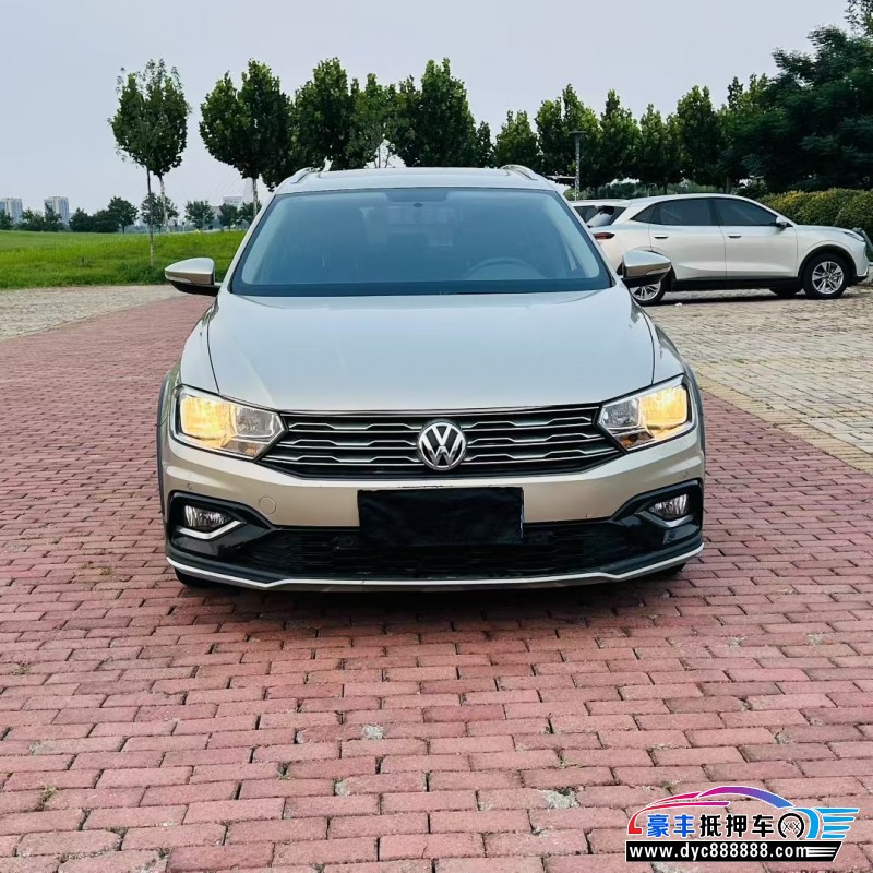 抵押车出售16年大众蔚领轿车
