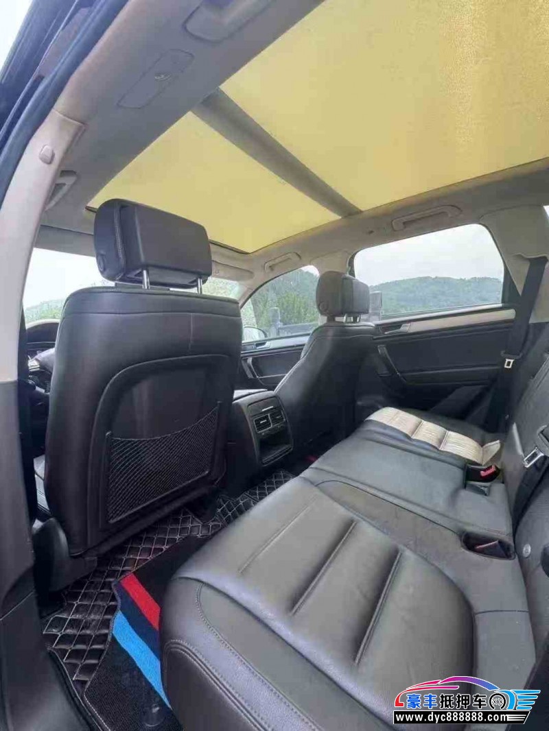 17年大众途锐轿车抵押车出售