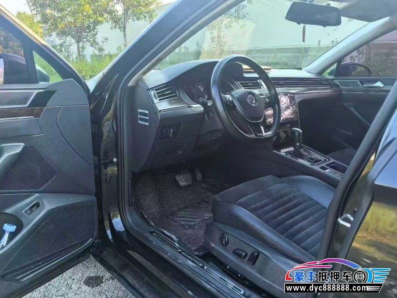 17年大众迈腾轿车抵押车出售