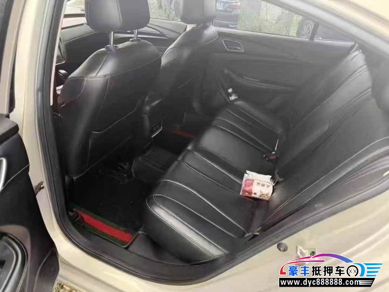 19年荣威i5轿车抵押车出售