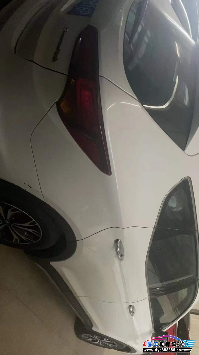 17年现代新胜达轿车抵押车出售