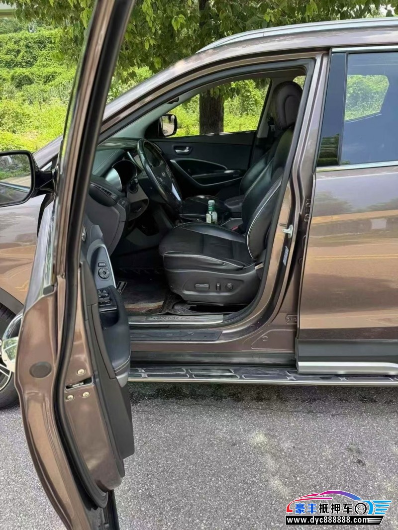 17年现代新胜达轿车抵押车出售