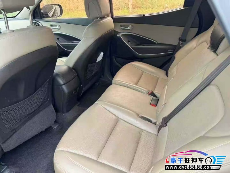 16年现代新胜达轿车抵押车出售