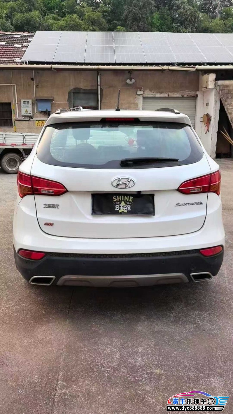 15年现代新胜达轿车抵押车出售