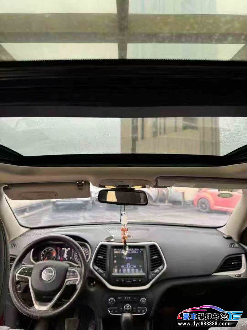 17年Jeep自由光SUV抵押车出售