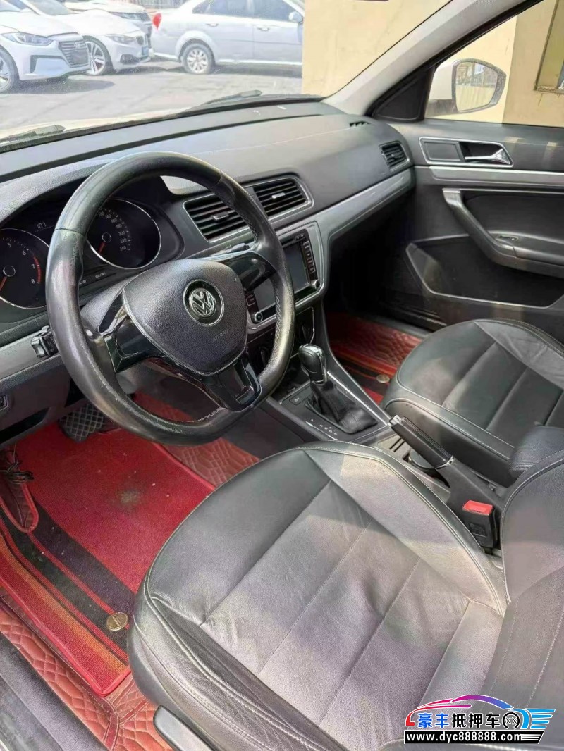 16年大众朗逸轿车抵押车出售