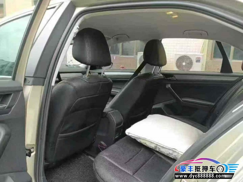 17年大众宝来轿车抵押车出售