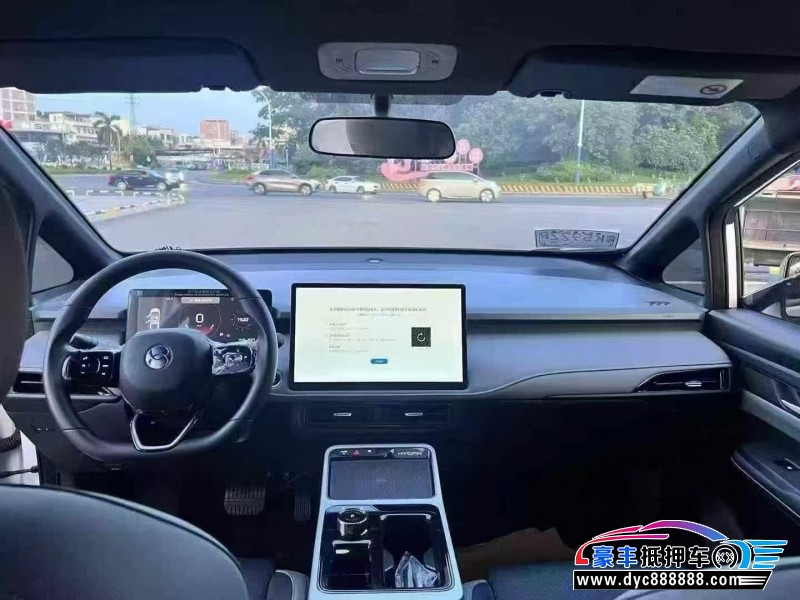 25年合创z03轿车抵押车出售