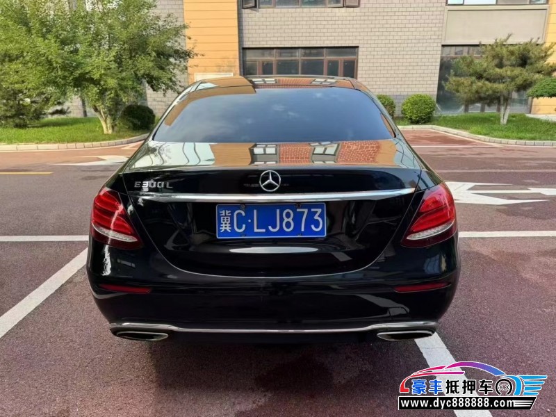 17年奔驰E轿车抵押车出售