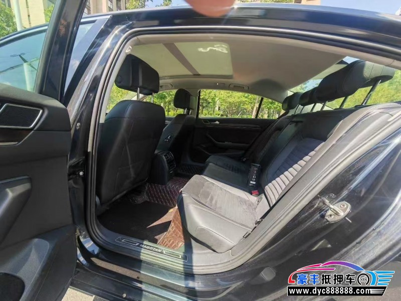 17年大众迈腾轿车抵押车出售