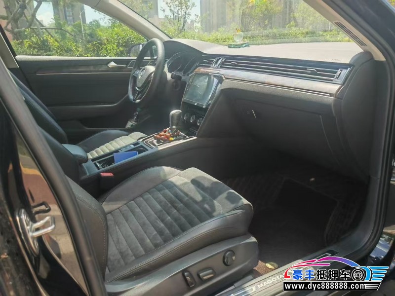 17年大众迈腾轿车抵押车出售