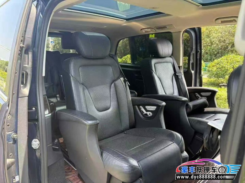 17年奔驰V轿车抵押车出售