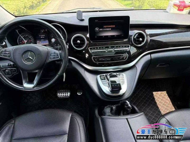 17年奔驰V轿车抵押车出售