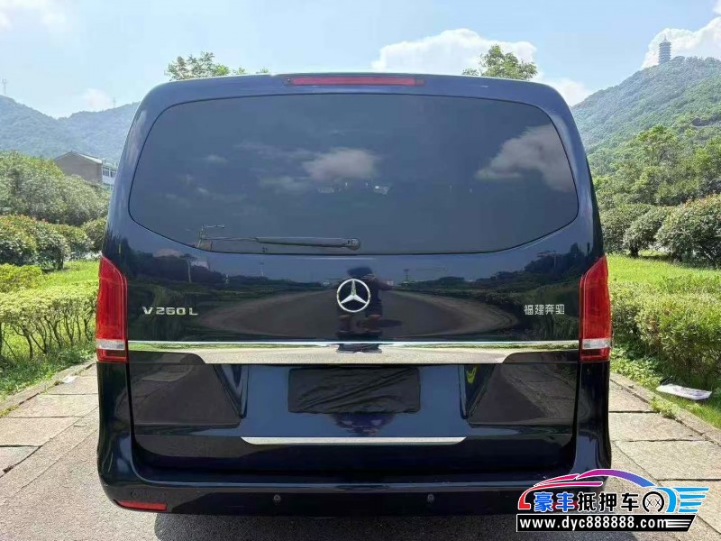 17年奔驰V轿车抵押车出售