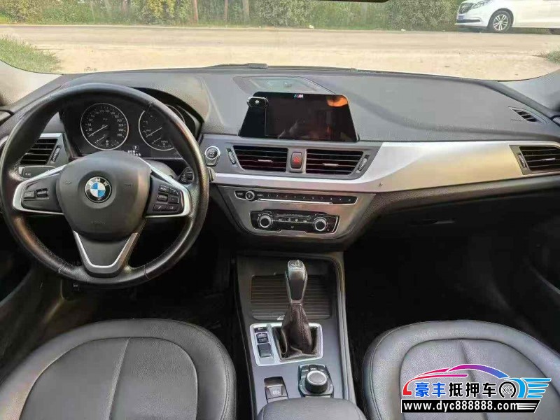 17年宝马1系轿车抵押车出售