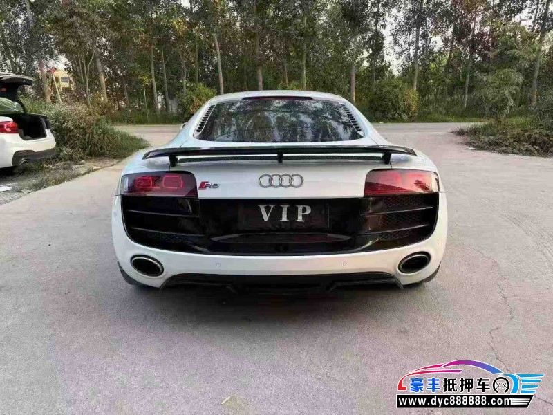 13年奥迪R8轿车抵押车出售