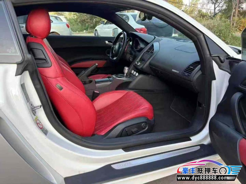 13年奥迪R8轿车抵押车出售