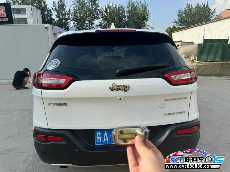 20年Jeep自由光轿车抵押车出售