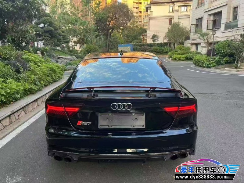 17年奥迪S7轿车抵押车出售