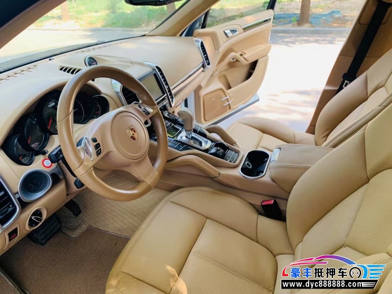 14年保时捷卡宴轿车抵押车出售
