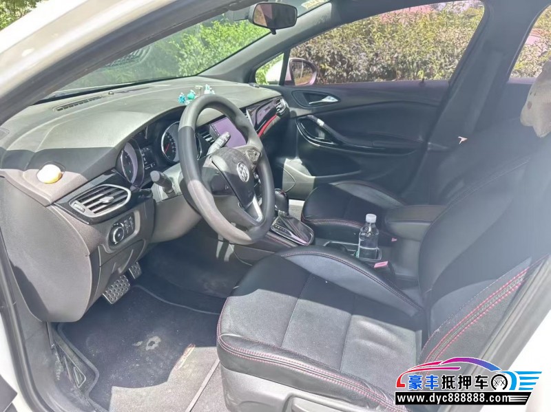 18年别克威朗轿车抵押车出售