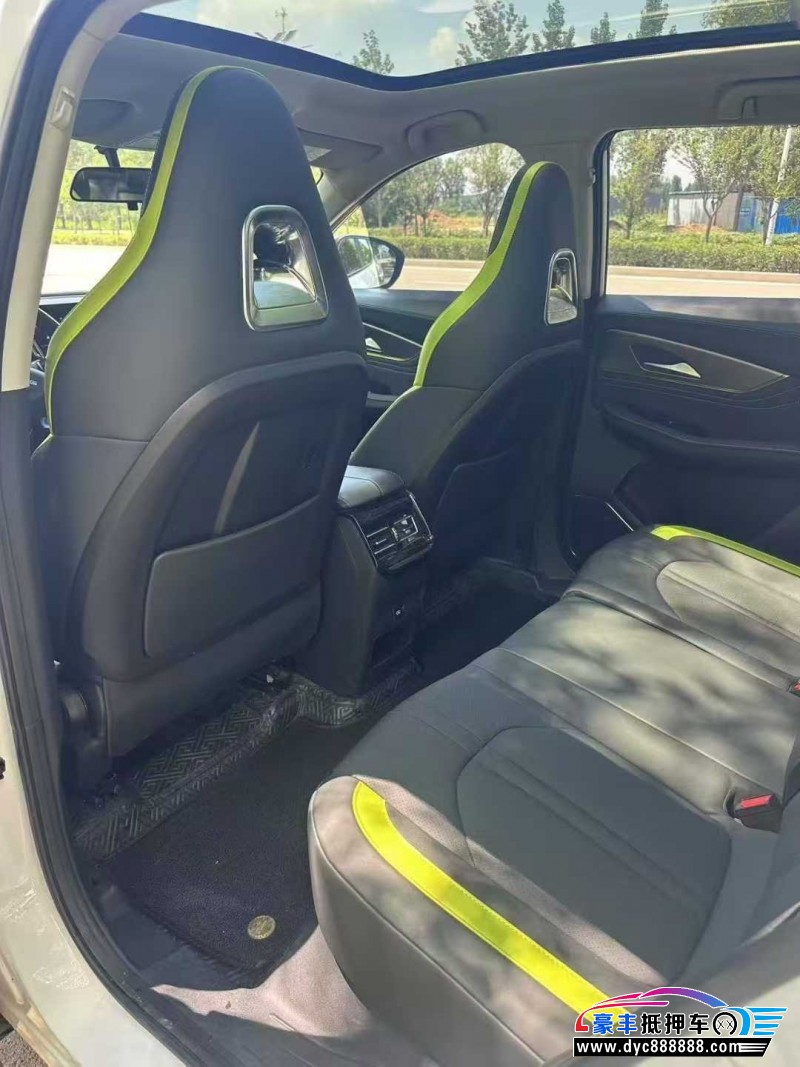 23年东风雷霆轿车抵押车出售