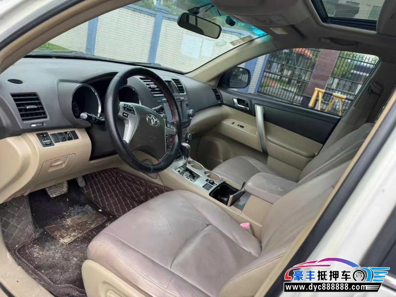 14年丰田汉兰达轿车抵押车出售