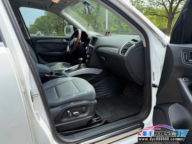 13年奥迪Q5轿车抵押车出售