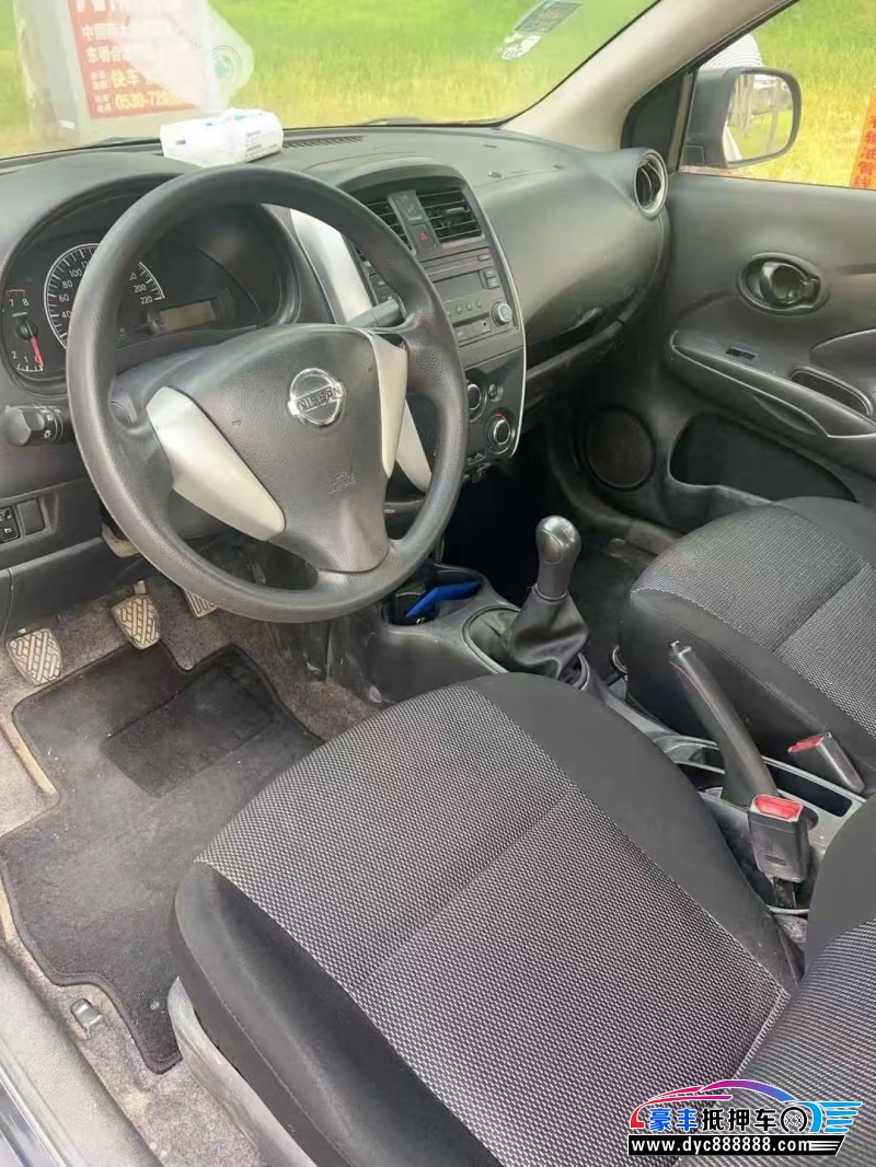 15年日产阳光轿车抵押车出售