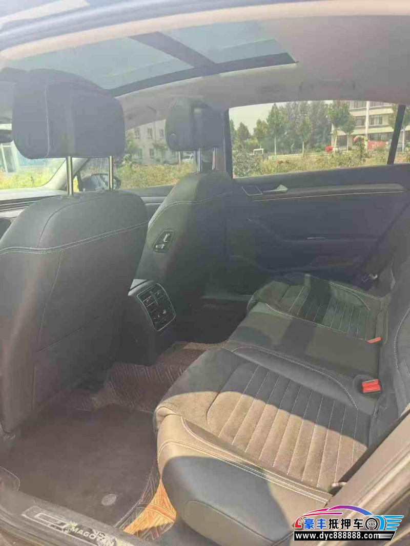 20年大众迈腾轿车抵押车出售